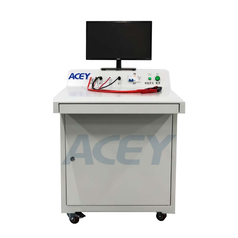 Probador completo de carga de 100 V y 30 A y descarga de 300 A